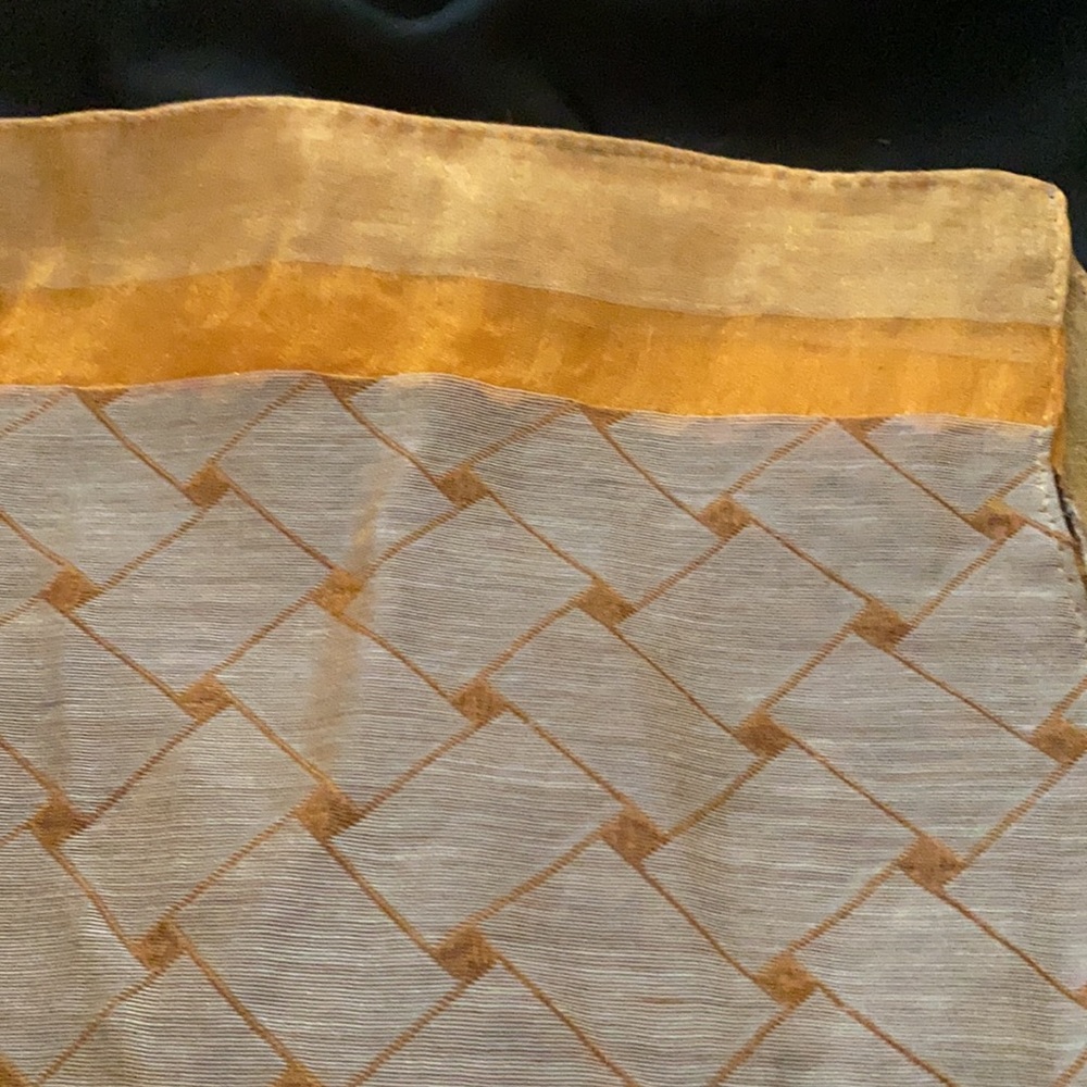Beautiful wrap scarf - Picture 5 of 8